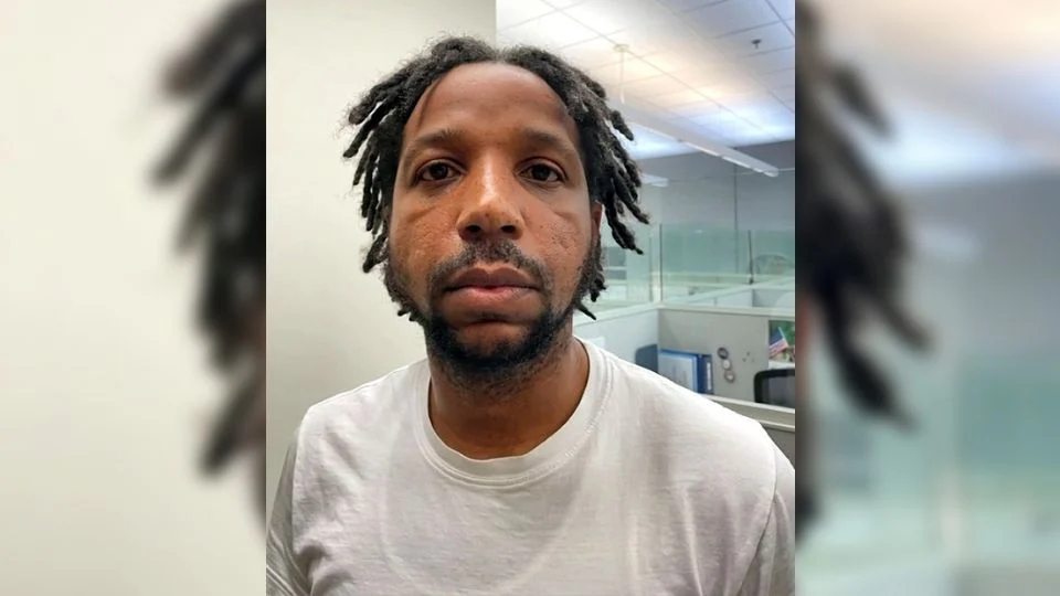 Arrestan a empleado de mantenimiento tras fuga de 10 reos de una cárcel de Nueva Orleans