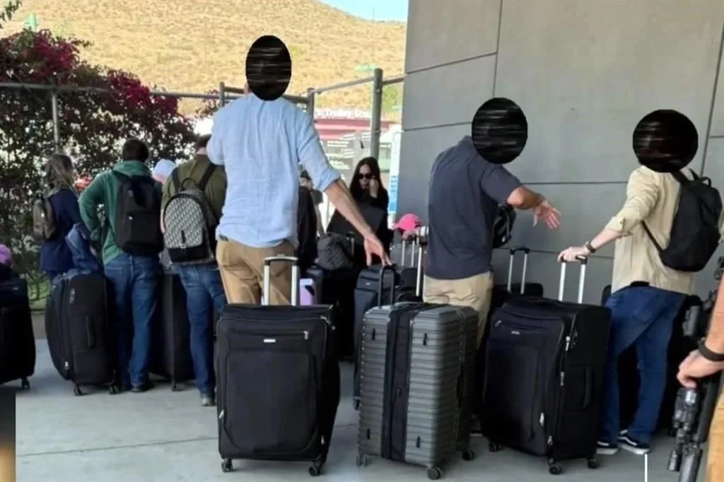 Se entregan familiares del ‘Chapo’ Guzmán a las autoridades de Estados Unidos