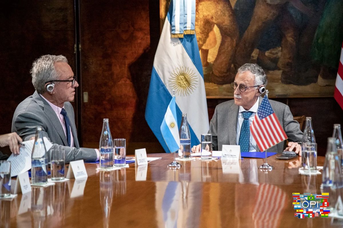 Argentina ratifica su decisión de salir de la OMS en una reunión con Robert Kennedy Jr.