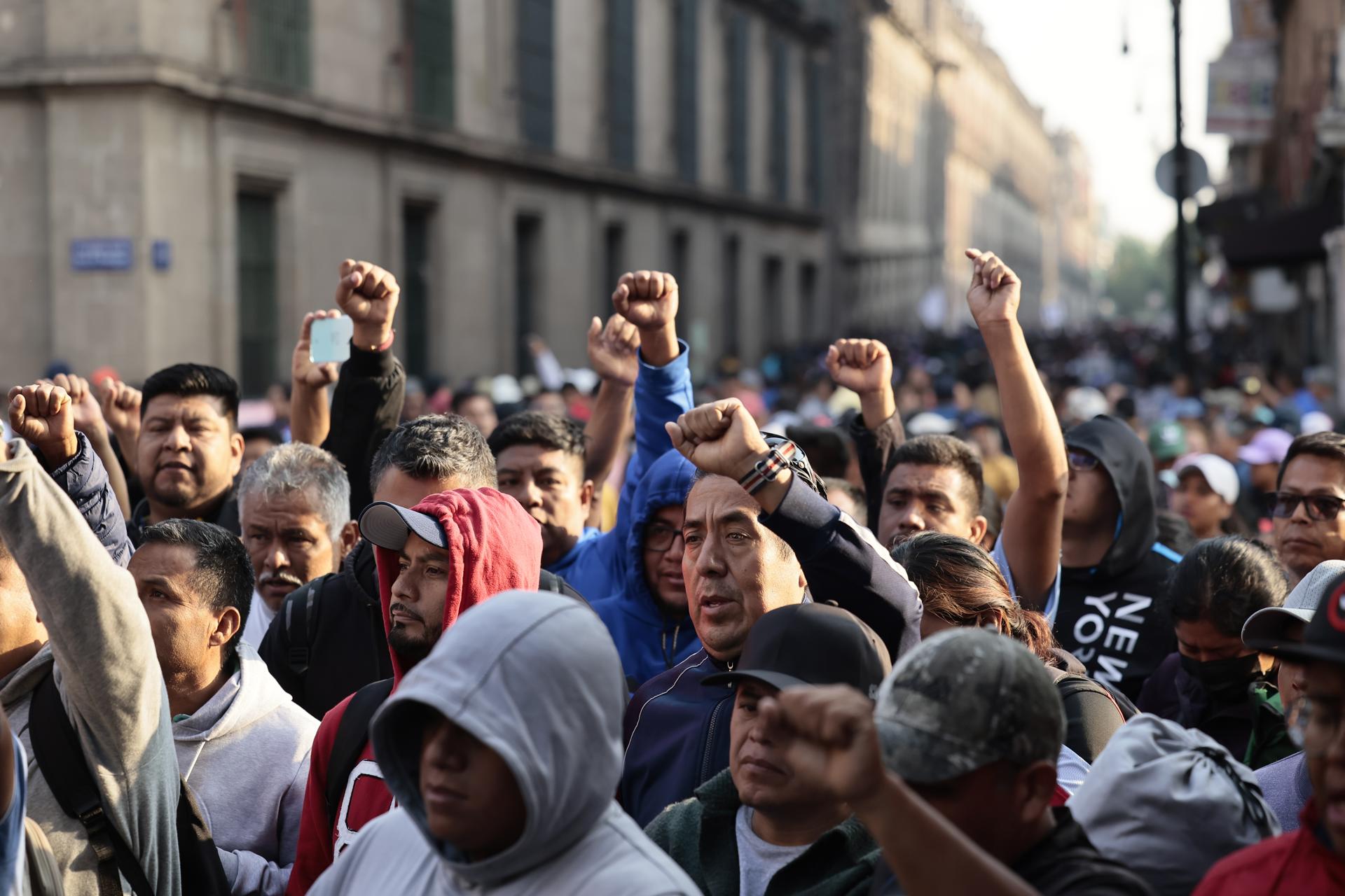 Paro de la CNTE pega a 9.8% de las escuelas del país