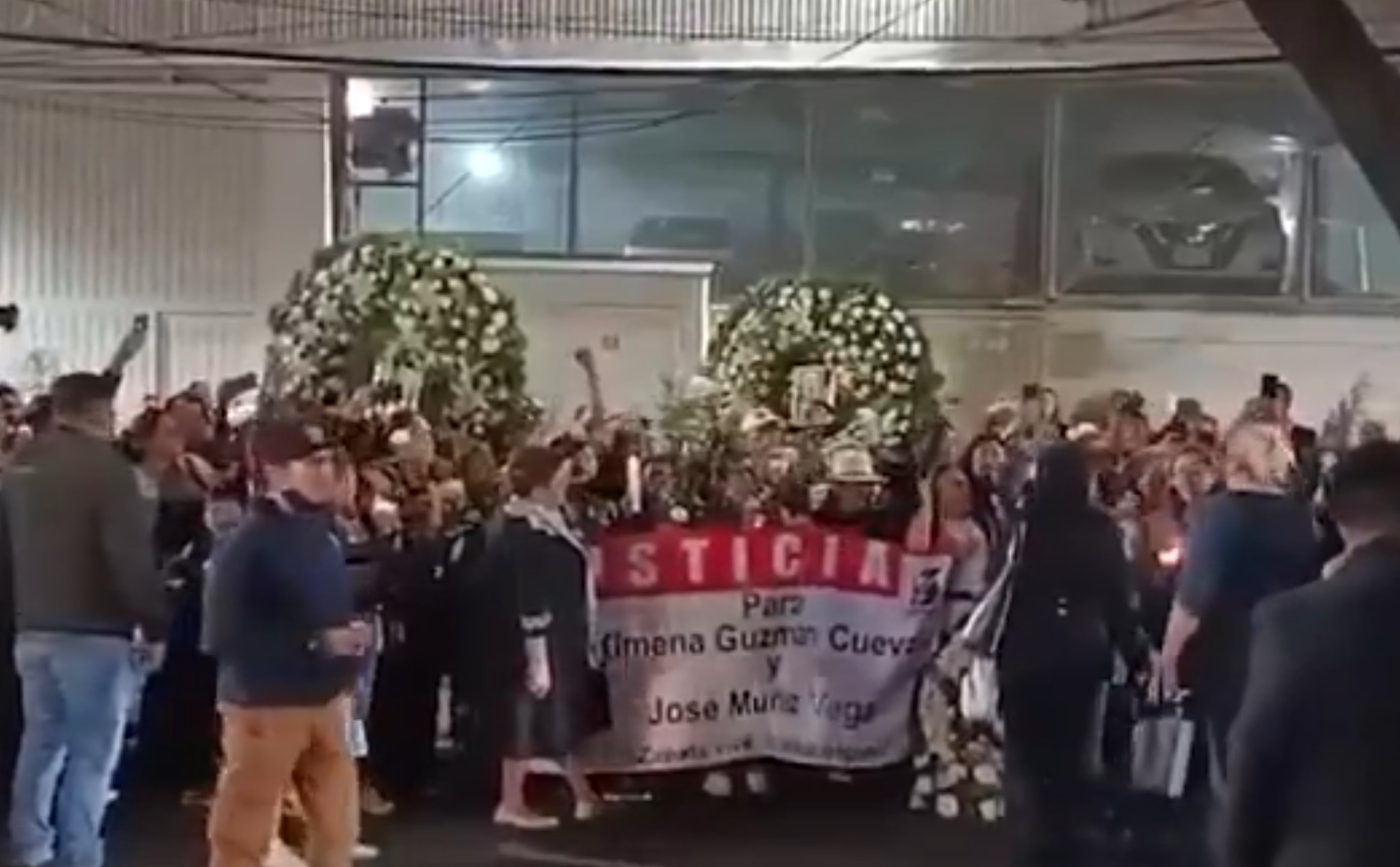 Asiste Clara Brugada al velorio de sus colaboradores