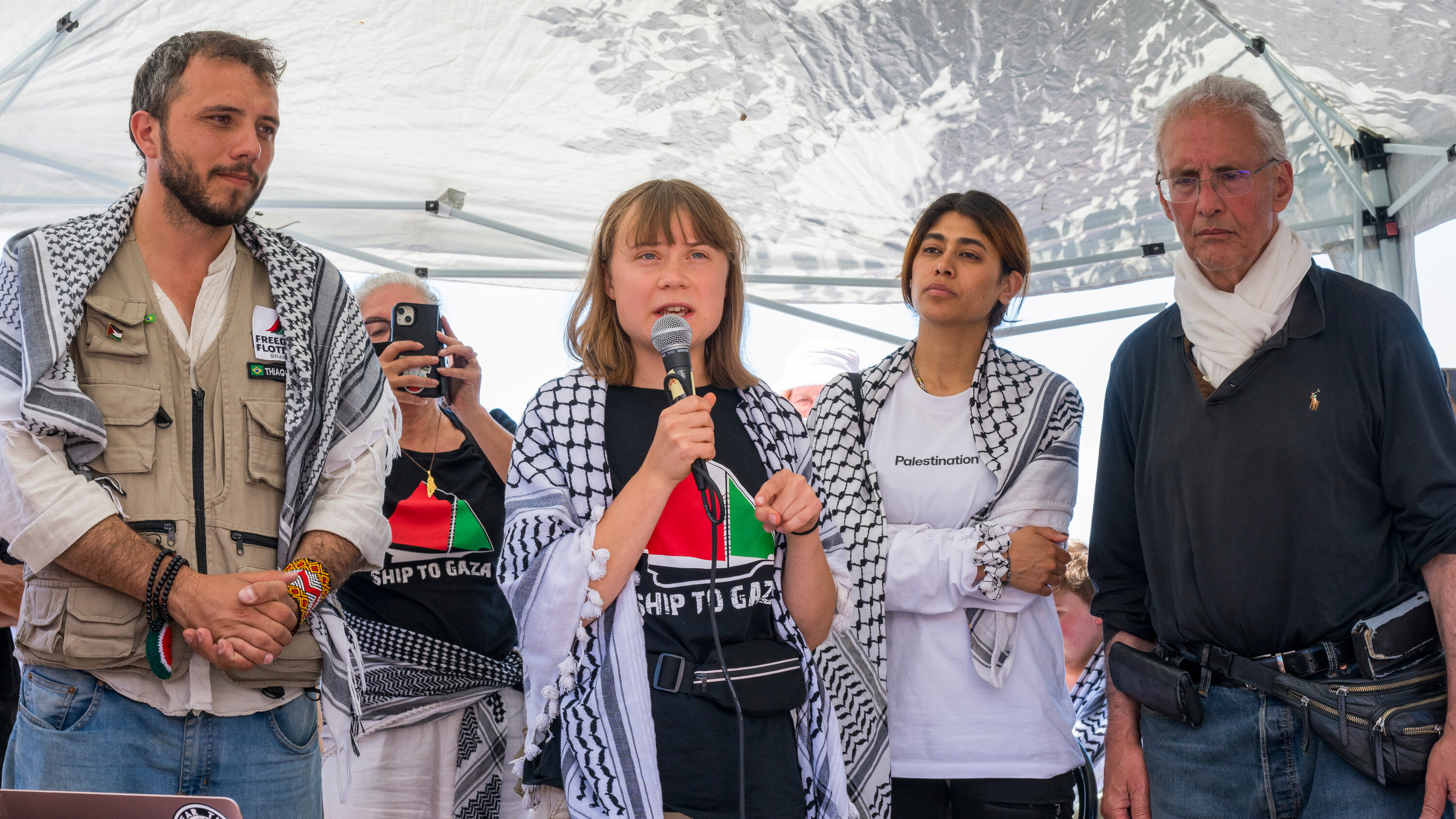 Israel intercepta y detiene a Greta Thunberg a bordo de un barco con ayuda humanitaria para Gaza