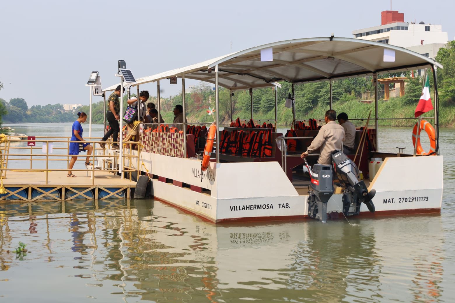 Reinicia el servicio del Transporte Fluvial «lanchitas» en el paso La Manga–Pino Suárez