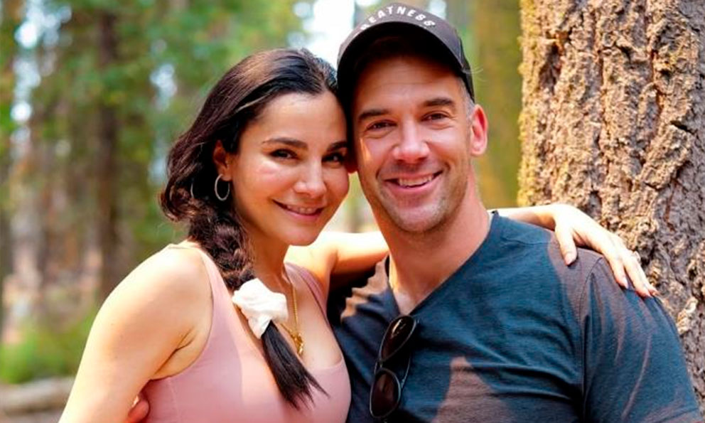 Martha Higareda y Lewis Howes van a ser papás; así anunciaron su embarazo