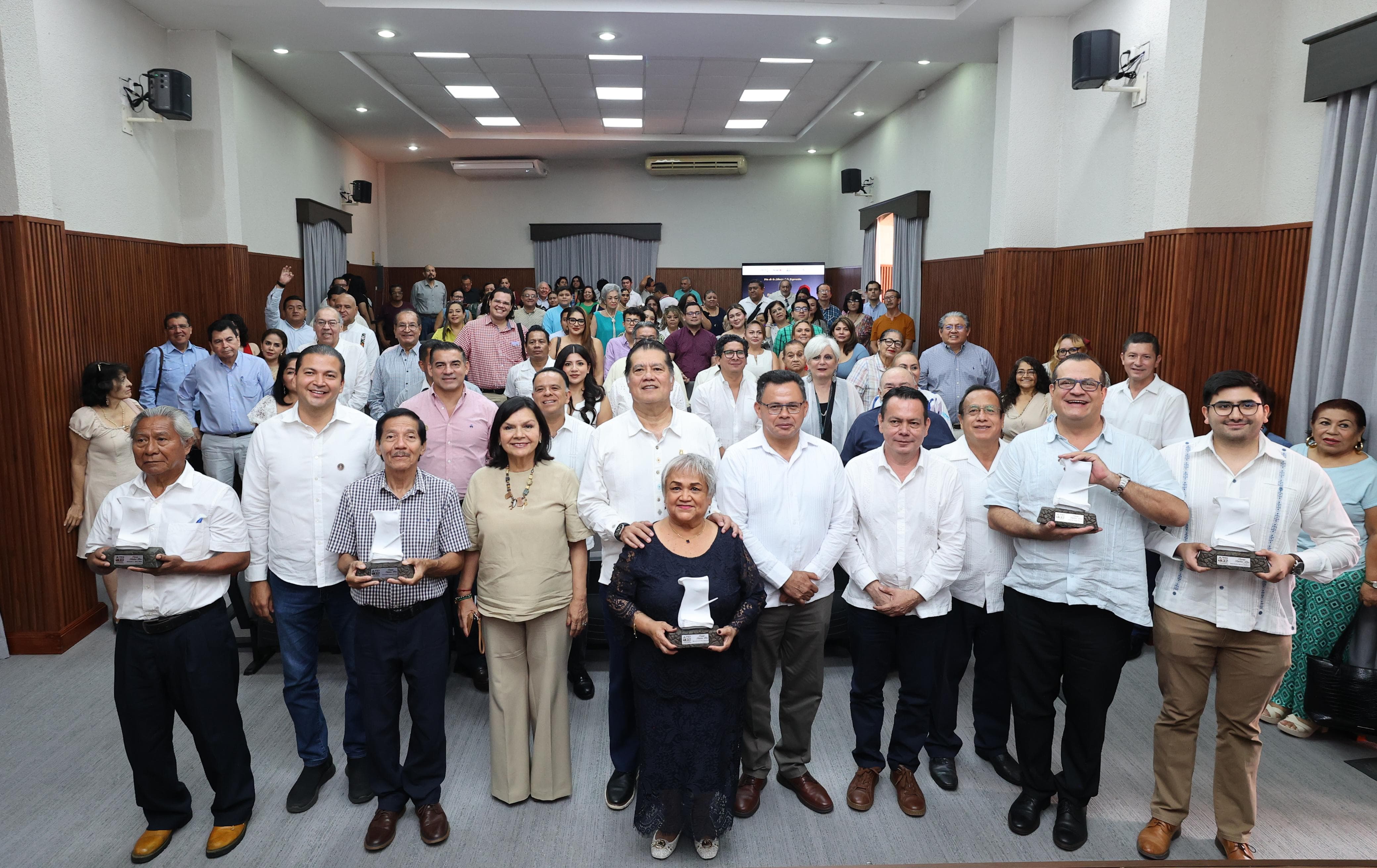 Reconoce Gobierno del Pueblo labor de comunicadores y garantiza el ejercicio de la libre expresión