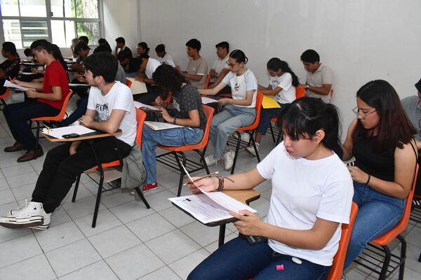 Sin incidencias, Ceneval aplicó examen para médico cirujano en la UJAT