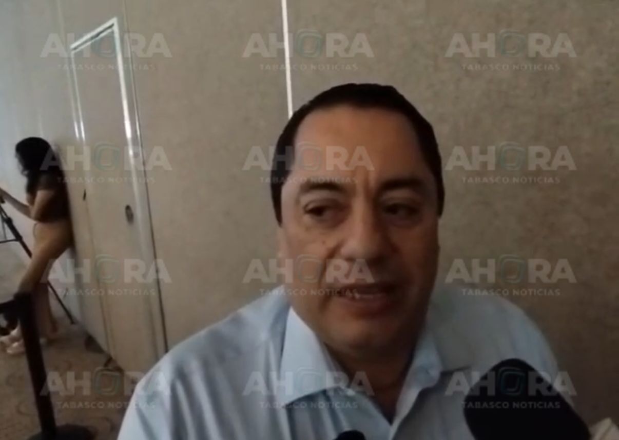 Llama López Deantes a hacer uso inteligente de las tarjetas de crédito