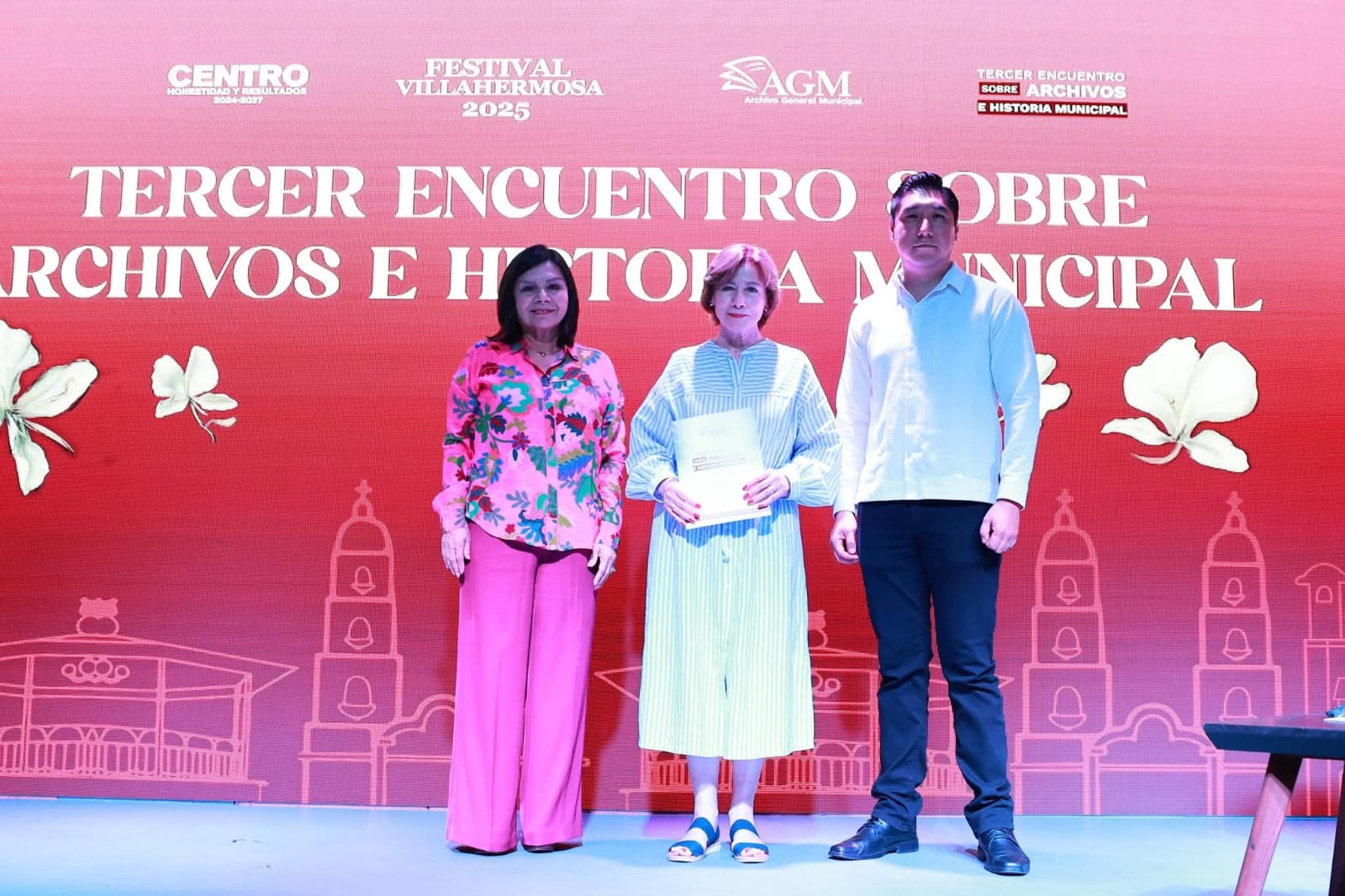 Contribuye III Encuentro sobre Archivos e Historia Municipal a construir nuestra memoria: YOH