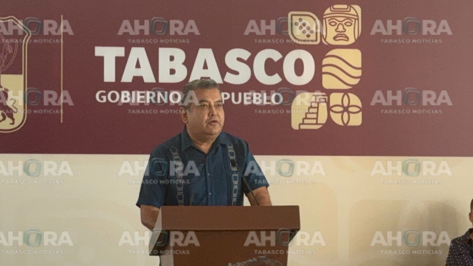 Avanza CERTT en entrega de títulos de propiedad y regularización de escuelas en Tabasco