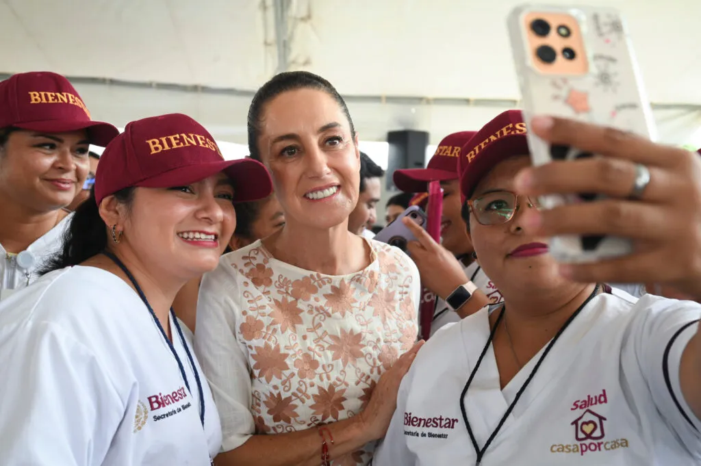 En julio se normalizará el abasto de medicamentos, garantiza Sheinbaum