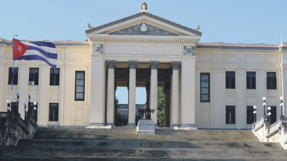 Estudiantes universitarios de Cuba alzan la voz contra las tarifas que limitan su acceso a internet