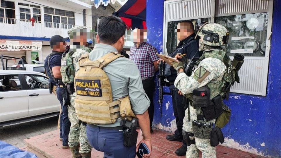 Atacan con explosivos lanzados desde drones a la alcaldía de Benito Juárez, Michoacán