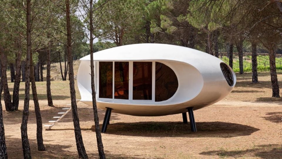 Brad Pitt compra y traslada a California un inmueble conocido como «la casa ovni»