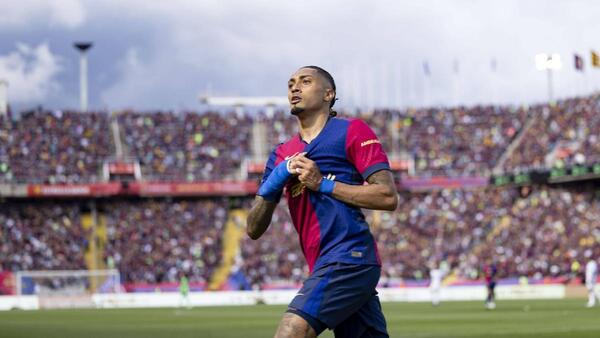 Raphinha es elegido como Jugador del Año en España