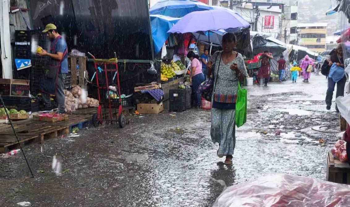 Suspende clases Guerrero por ‘Erick’; pegaría como huracán