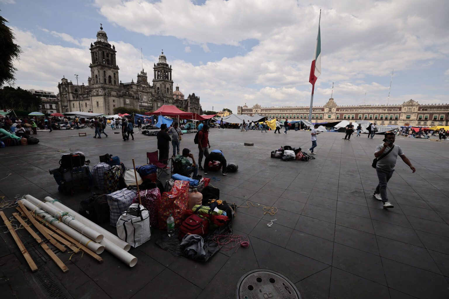 CNTE se retira del Zócalo capitalino