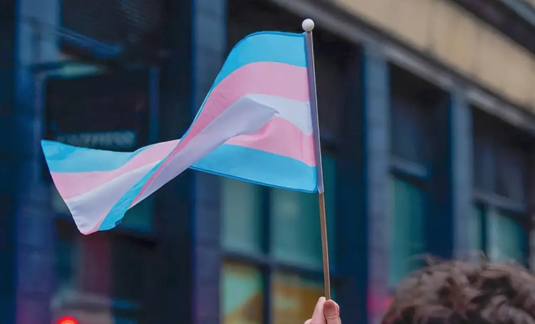 Donald Trump promete multar a California por dejar competir a adolescente trans