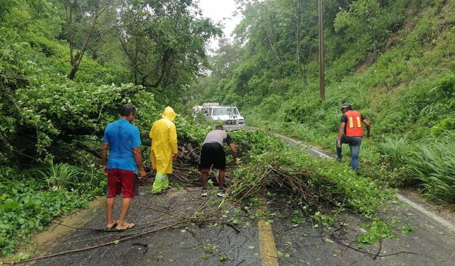 «Erick» dejó afectaciones en vialidades de 78 municipios de Oaxaca