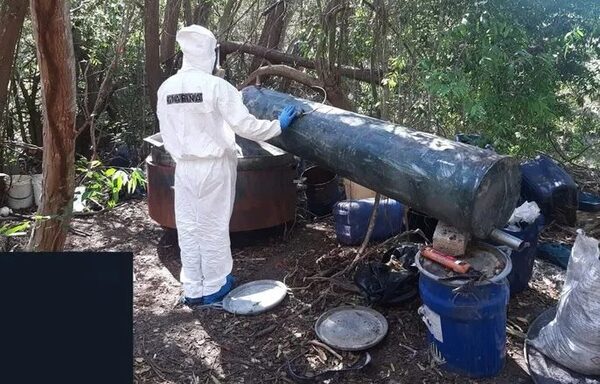 Neutralizan 2 laboratorios en Sinaloa y evitan la distribución de casi 5 toneladas de metanfetamina