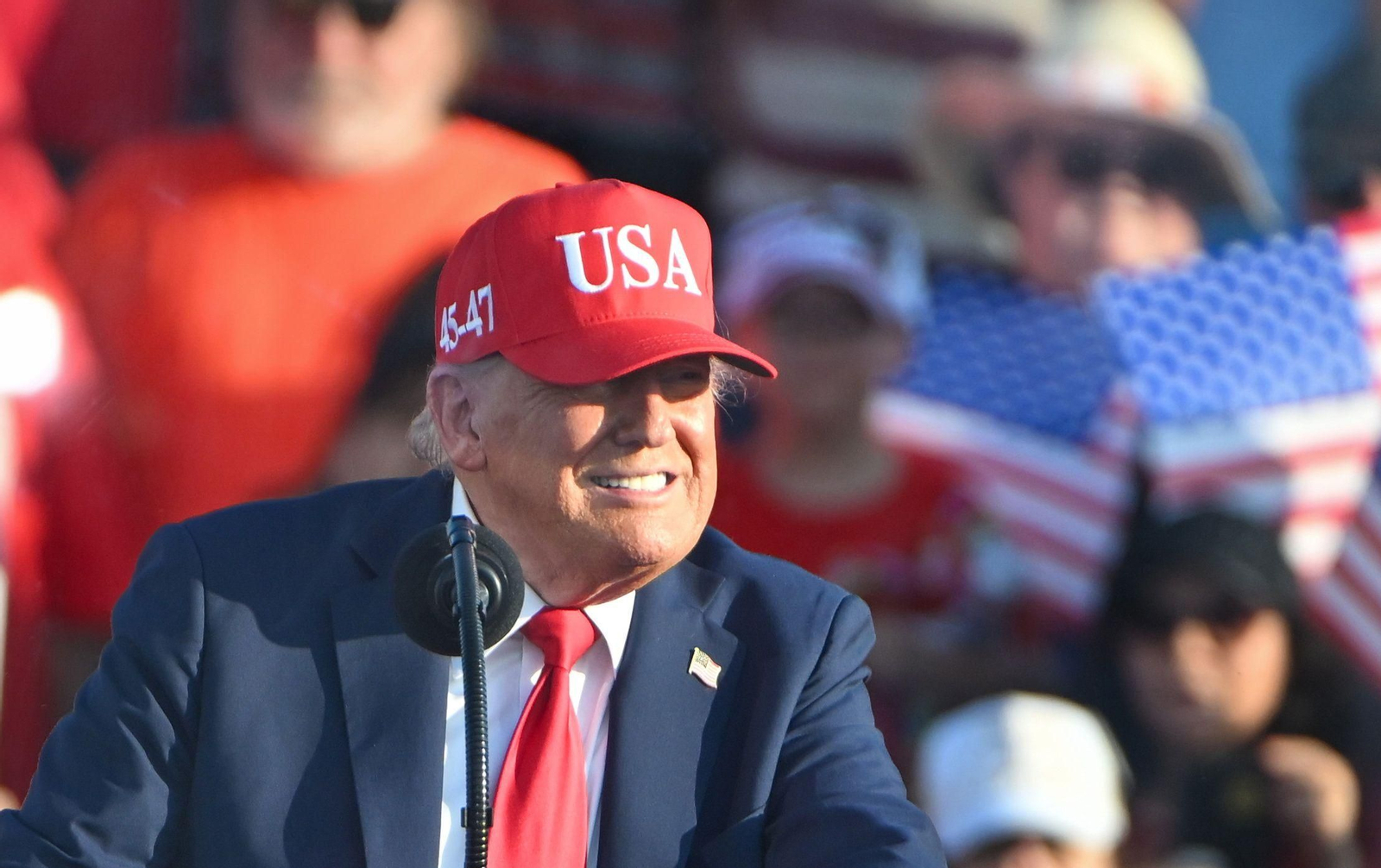 Trump ordena divulgar el testimonio del gran jurado que acusó formalmente a Epstein