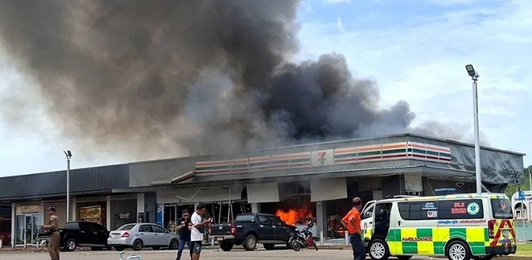 Tailandia lanza ataques aéreos sobre Camboya con aviones F-16