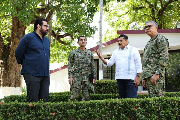 Analizan Javier May y Secretario de Marina proyectos para el desarrollo de Tabasco