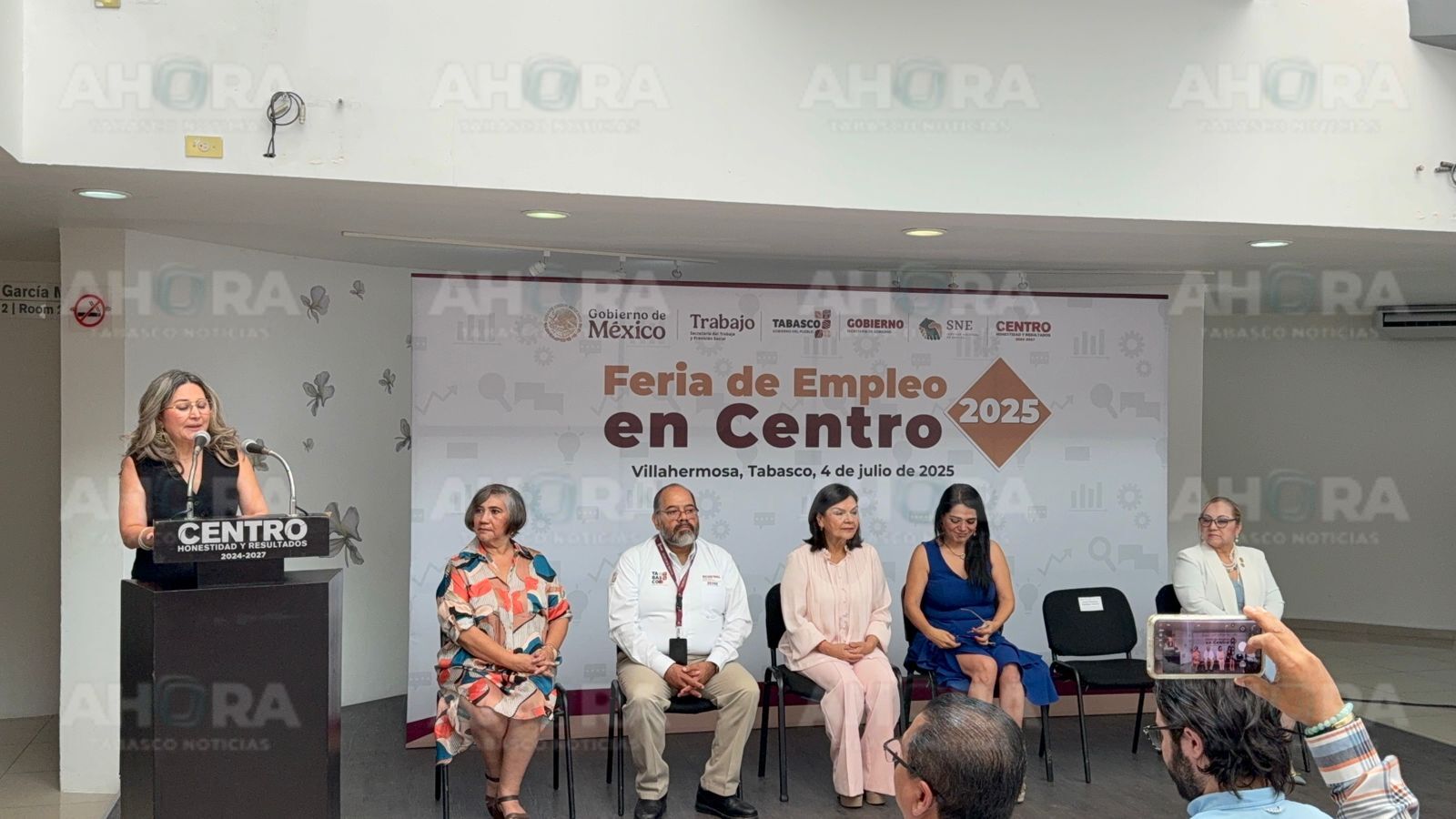 Ofertan más de mil vacantes en la Feria del Empleo 2025 en Centro