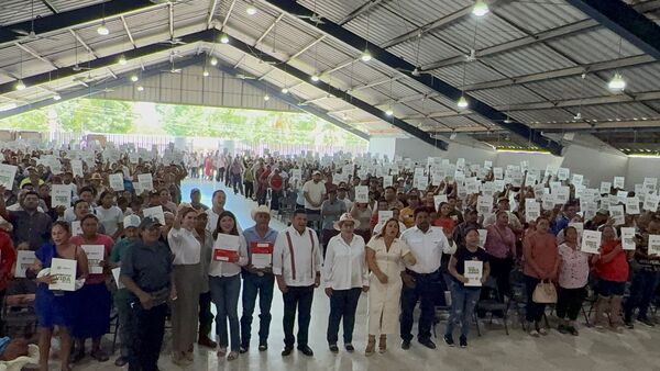 Entregan tarjetas de “Sembrando Vida” a 801 beneficiarios en Balancán y Tenosique