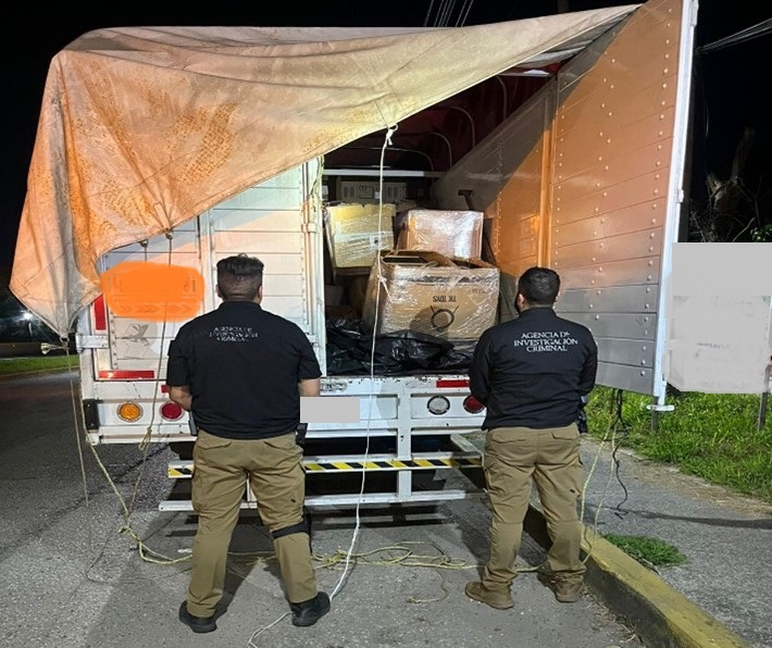 Aseguran 73 paquetes de marihuana y detienen a dos personas en Huimanguillo