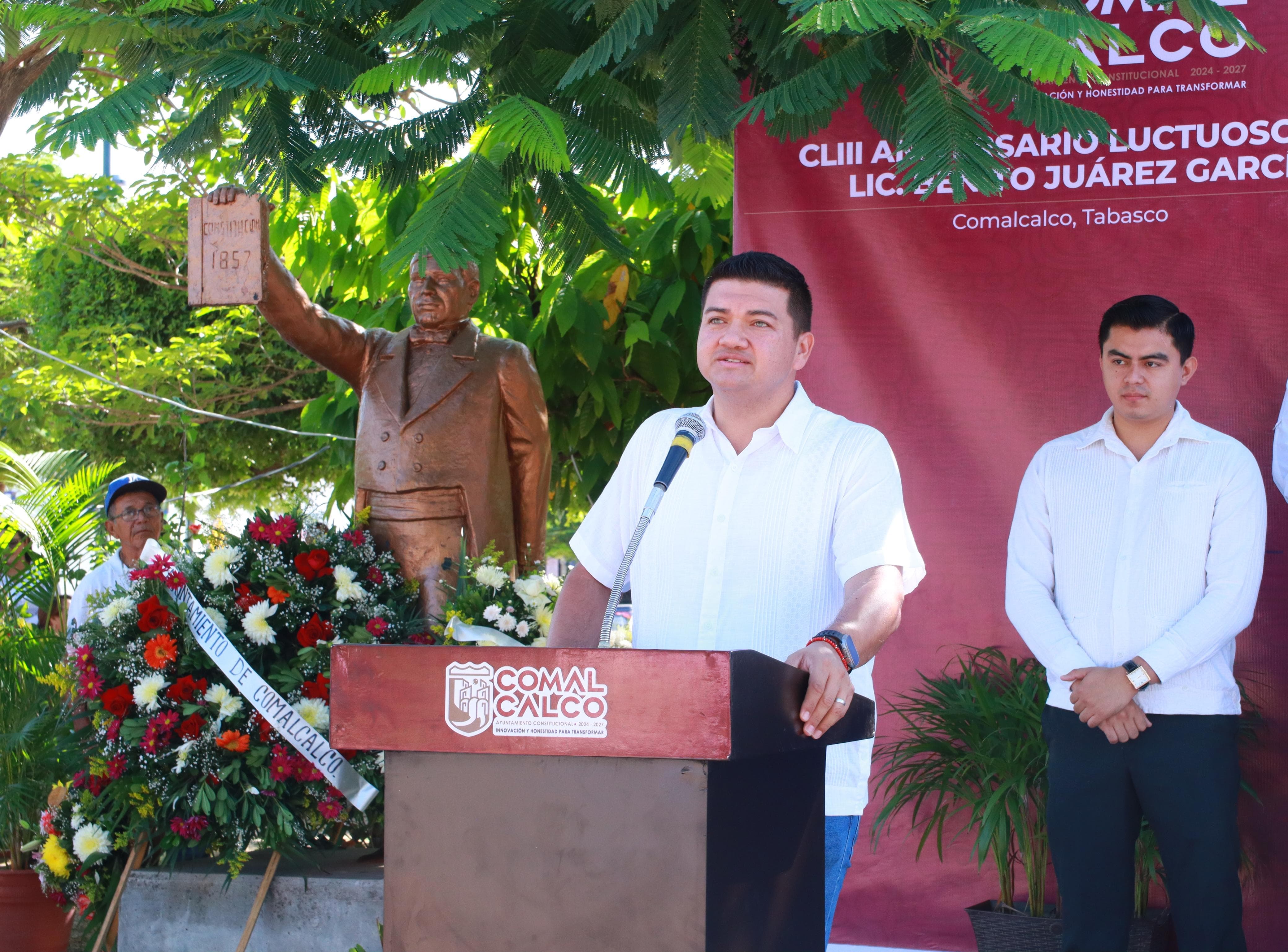 Encabeza Ovidio Peralta ceremonia por el 153 aniversario luctuoso de Benito Juárez
