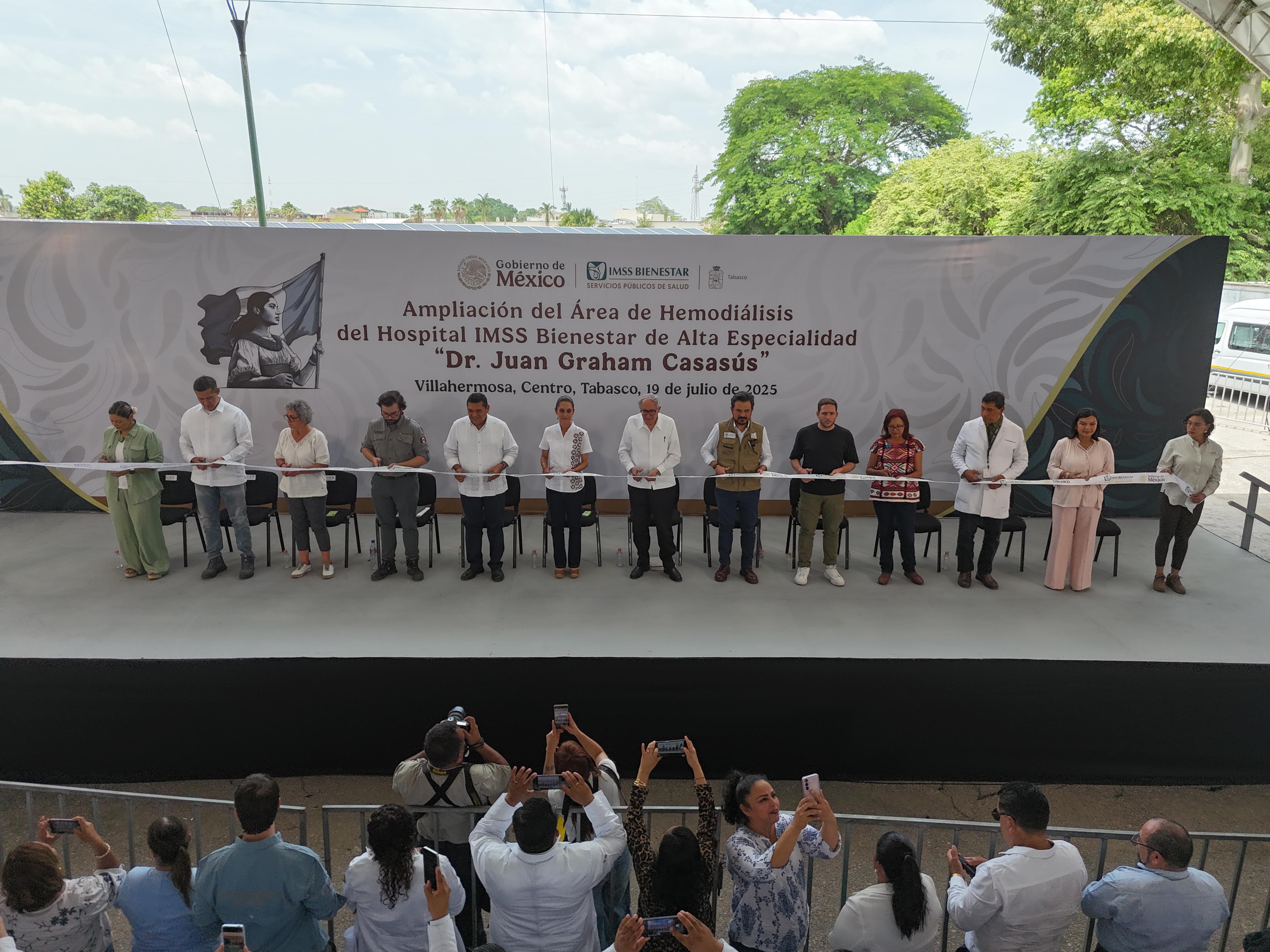 Sheinbaum inaugura ampliación del área de hemodiálisis en hospital IMSS Bienestar de Villahermosa, Tabasco