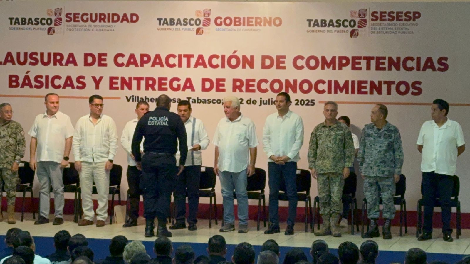 Reconocen a 925 policías por concluir capacitación en competencias básicas en Tabasco