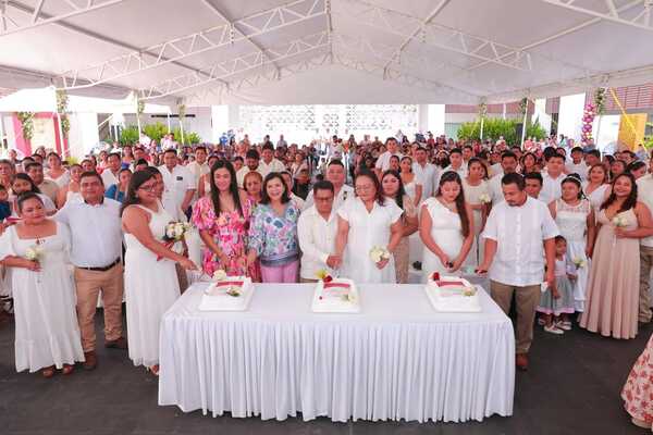 Celebra Centro Boda Colectiva 2025: 63 parejas contrajeron matrimonio en Palacio Municipal