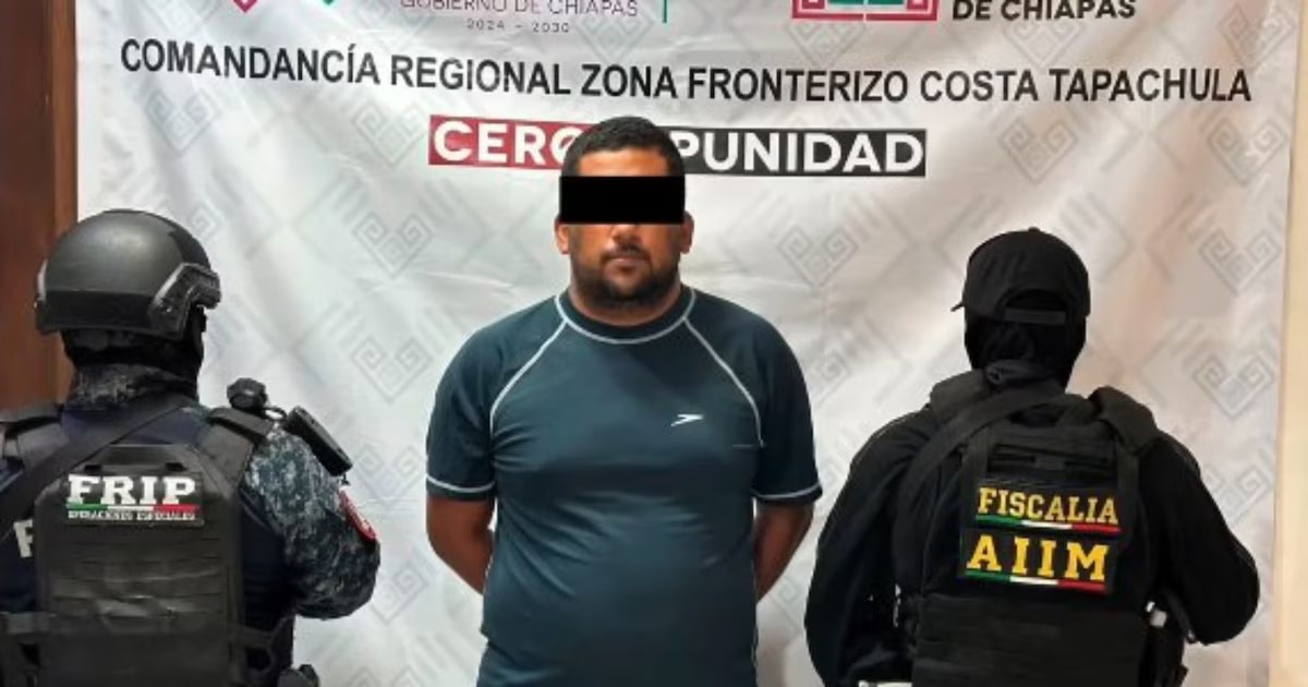 Vinculan a proceso a maestro por acoso sexual denunciado por alumna en graduación