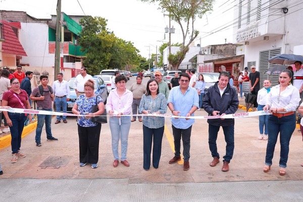 Inaugura Yolanda Osuna obras hidráulicas y de pavimentación en la Col. López Mateos