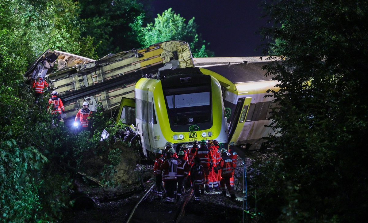 Confirman tres muertos y varios heridos graves en accidente de tren de en Alemania