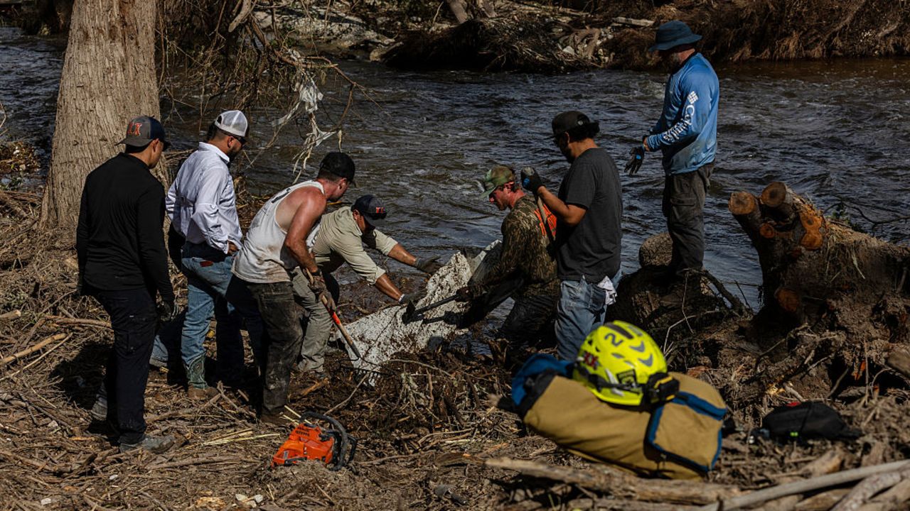Trump alaba respuesta a las inundaciones de Texas y rechaza críticas al sistema de alertas