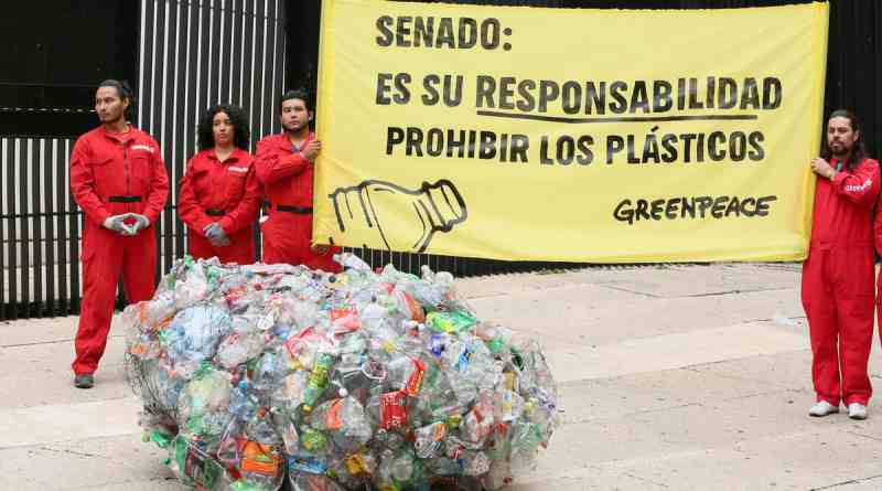 Greenpeace México exige al Senado prohibir plásticos de un solo uso en el país