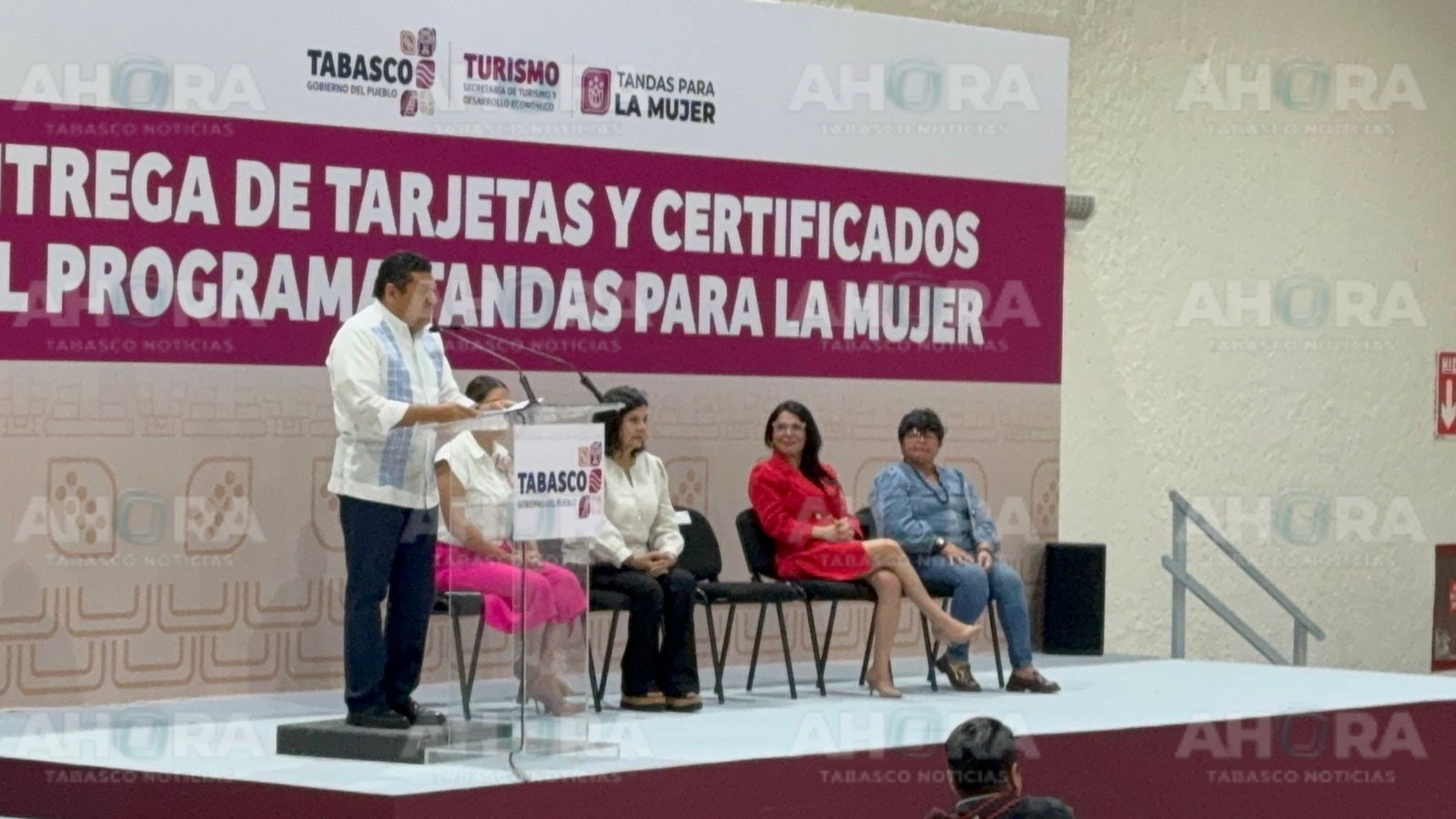 Concluye primera etapa de “Tandas para la Mujer”
