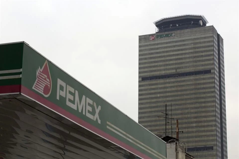 Hacienda emite deuda por 12 mil millones de dólares para Pemex
