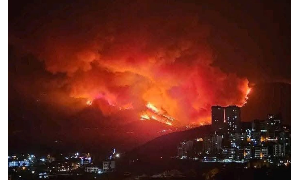 Más de 3 mil evacuados y un bombero muerto por incendios forestales en Turquía