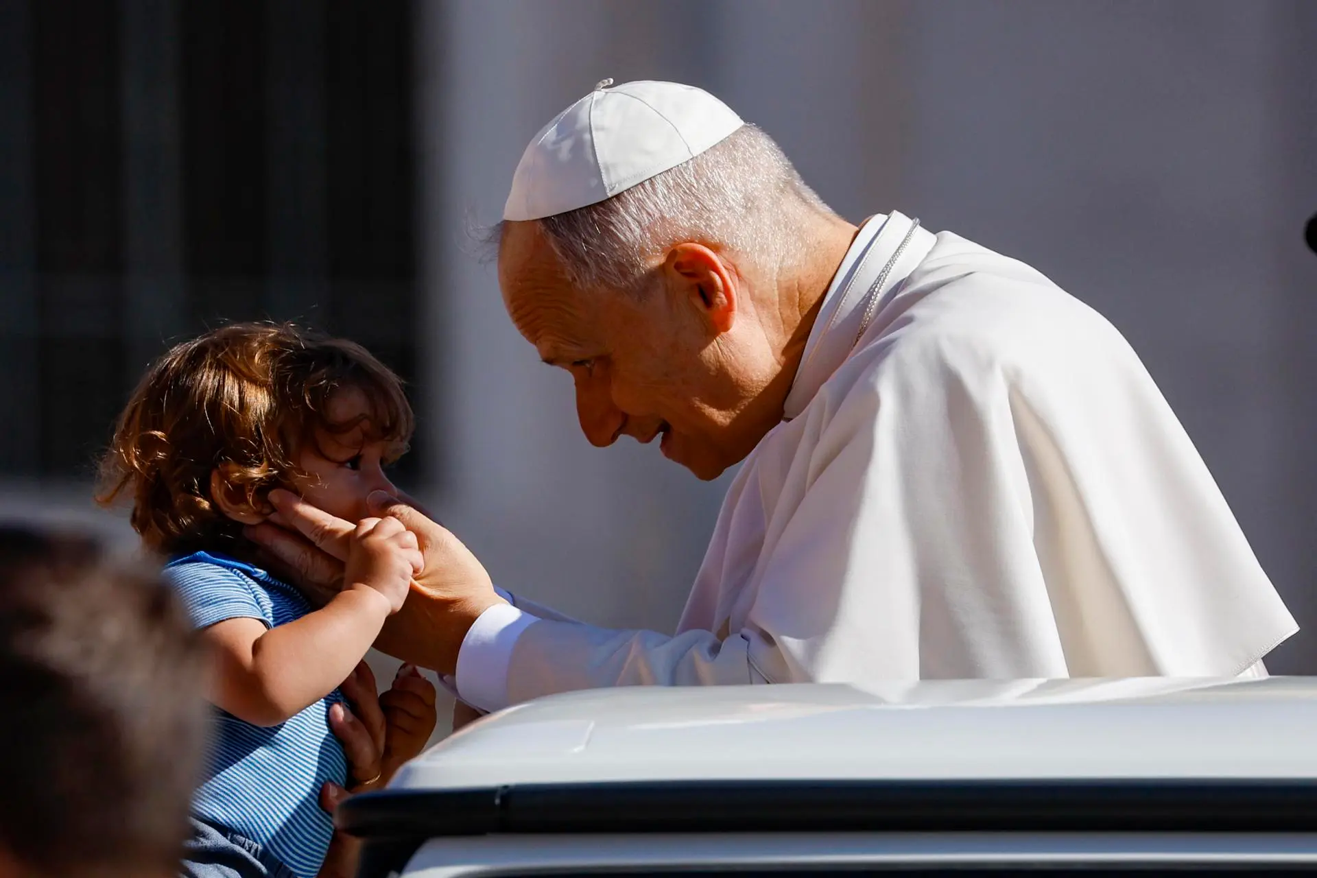 León XIV critica una sociedad enferma por la “bulimia” de conexiones en las redes sociales