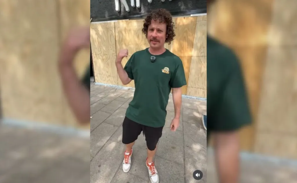 Luisito Comunica critica vandalismo en marcha contra gentrificación en CDMX