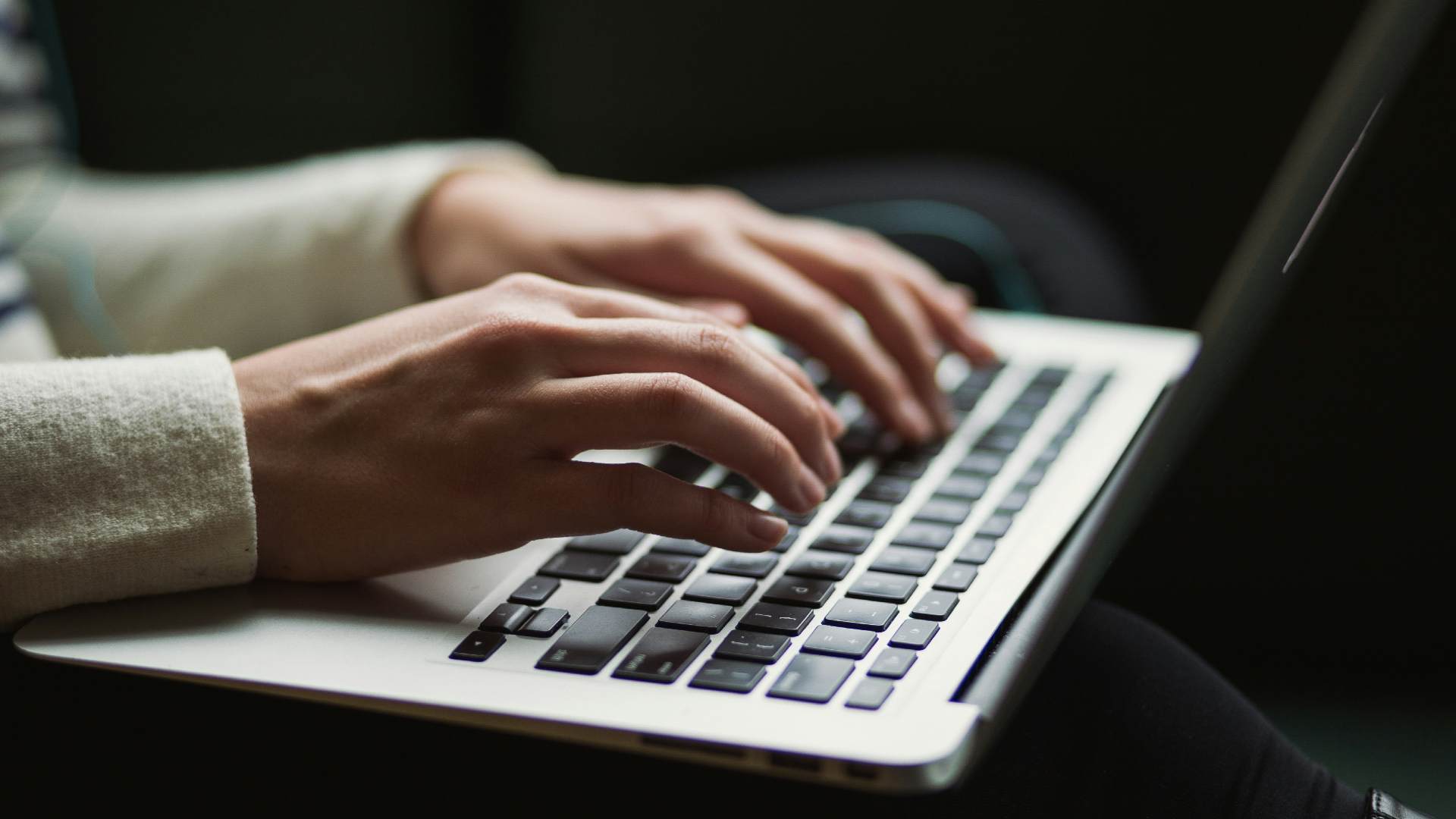 ONG advierte sobre los «monstruos» que amenazan en internet a los menores en Latinoamérica