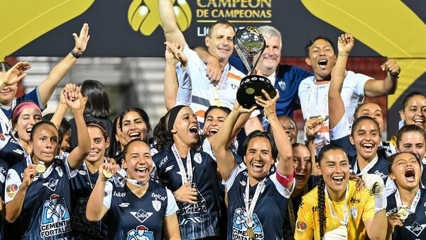 Pachuca Femenil se corona Campeón de Campeonas tras vencer a Rayadas