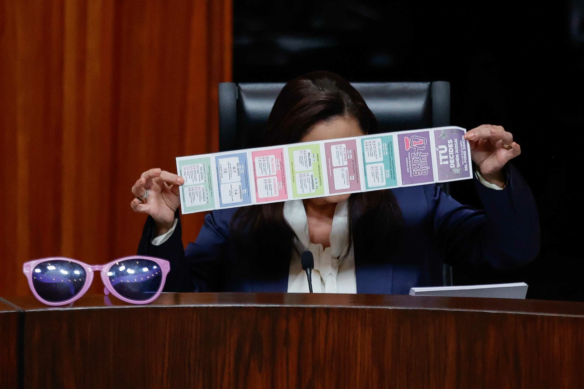 TEPJF valida elección de ministros de SCJN pese a proyectos de anulación por acordeones