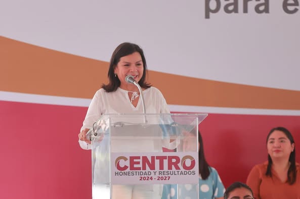 Garantiza Yolanda Osuna seguridad en instalación de adornos patrios en Centro