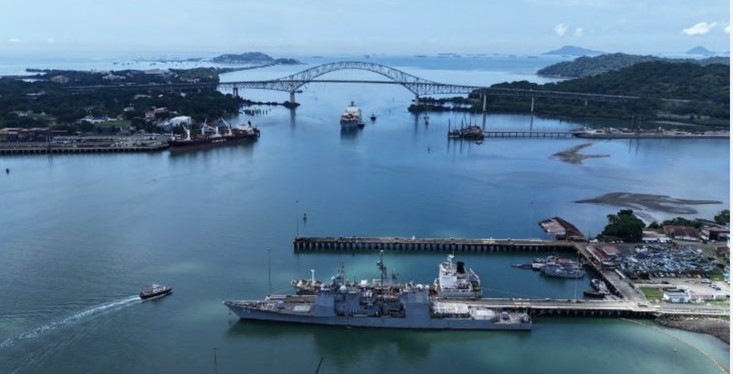 Buque lanzamisiles de EU ingresa a canal de Panamá rumbo al Caribe, entre tensiones con Venezuela