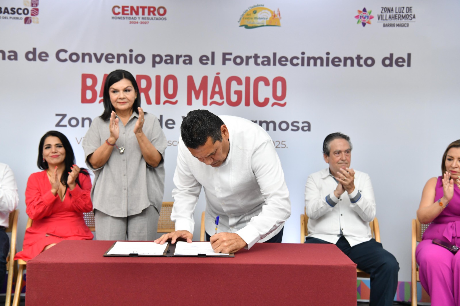 Firman convenio para rescatar el Centro Antiguo de Villahermosa