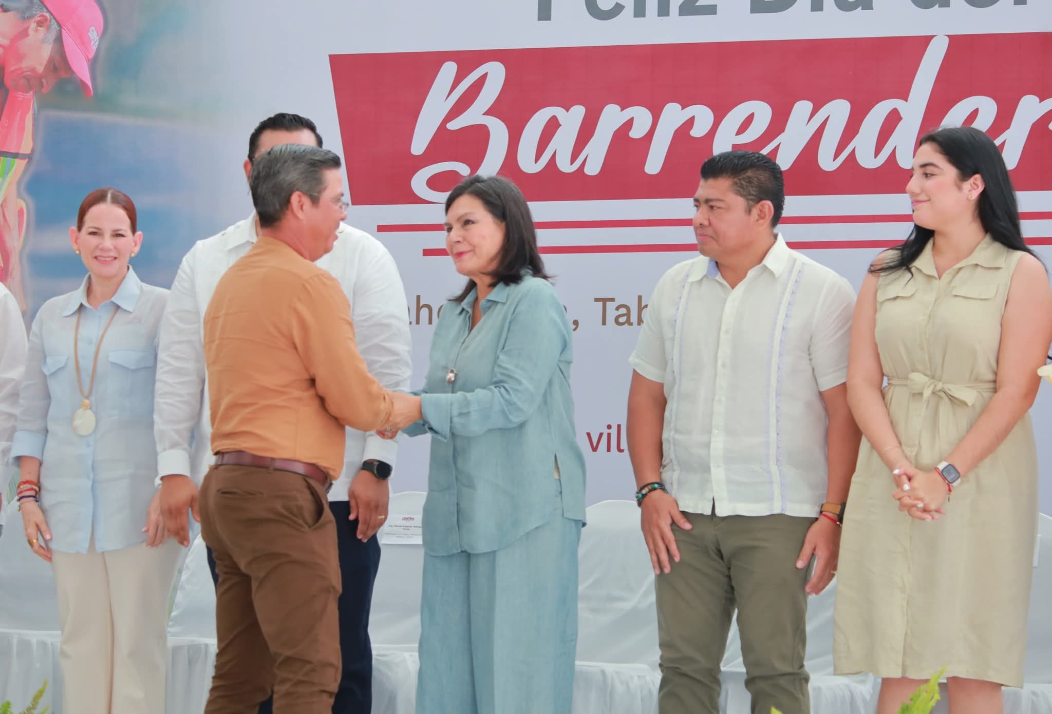 Reconoce Yolanda Osuna labor diaria de limpieza de las y los barrenderos de Centro